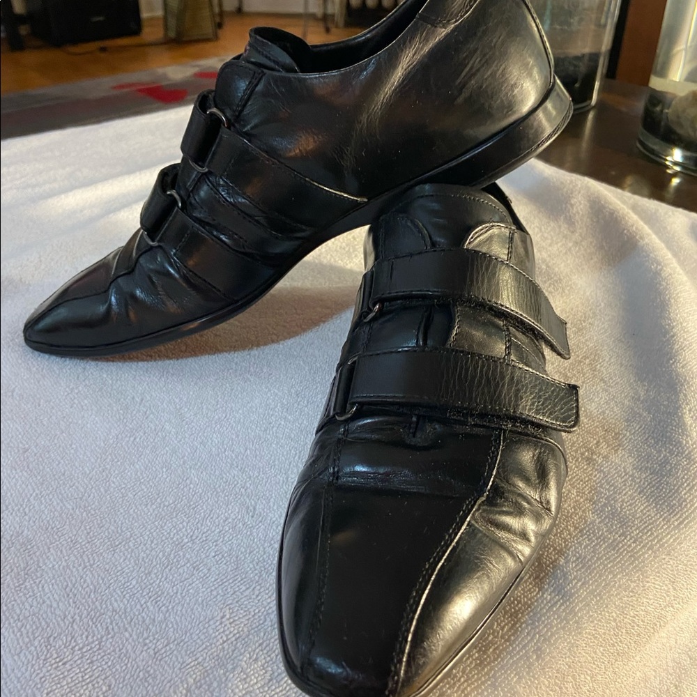 Leather shoes
